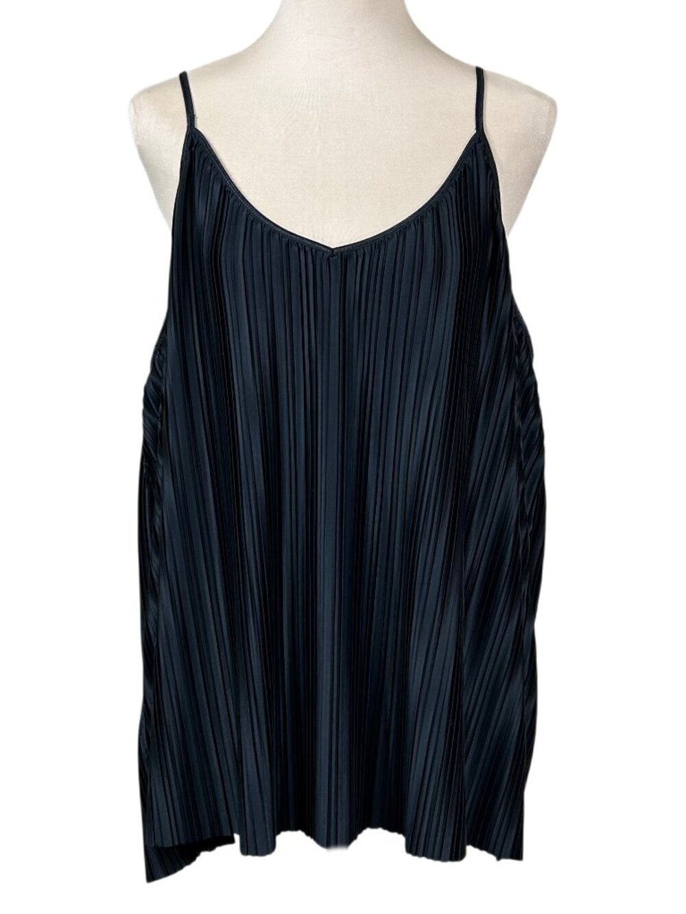 Maurices Black Plisse Swing V-Neck Relaxed Fit Cami Size 2X